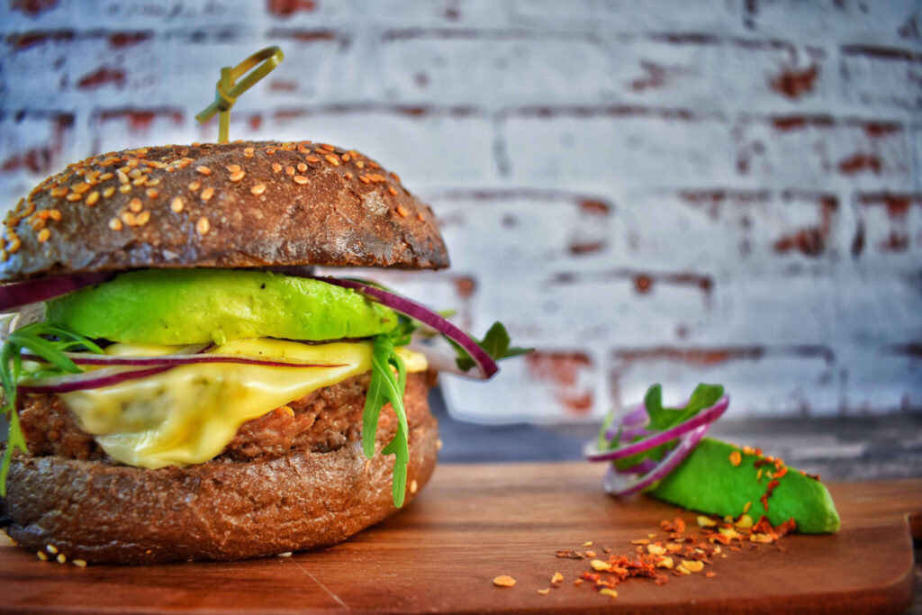 Cheeseburger mit Avocado und Pilzen | Rupp