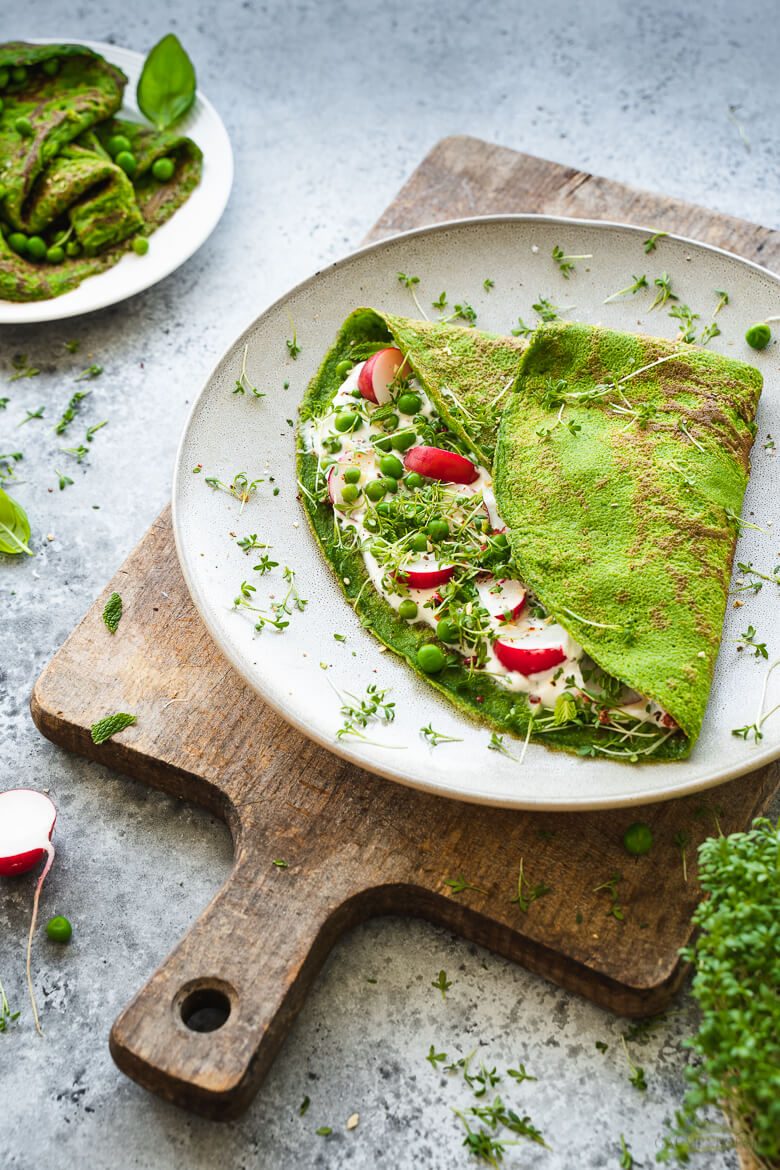 Spinat-Crepes-mit-Gouda-Kräutertopfen-Füllung-Rupp Spinat-Crepes mit Gouda-Kräutertopfen Füllung | Rupp