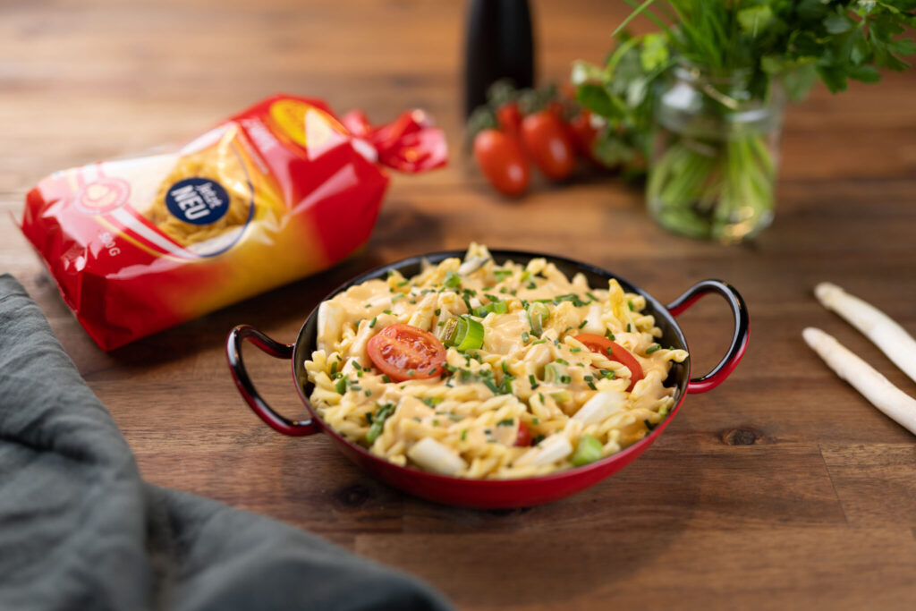 Rupp Nudel-Spargelpfanne mit Rupp Käsesauce